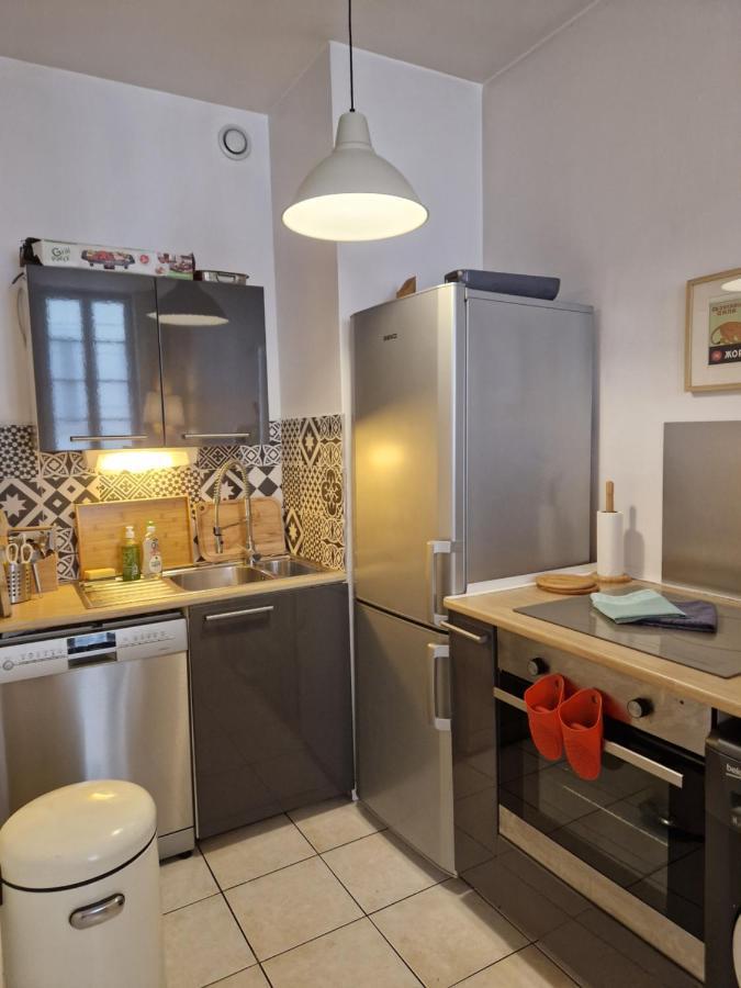 Appartement 2 Pièces Dans Le Centre Avec Petite Terrasse 3***