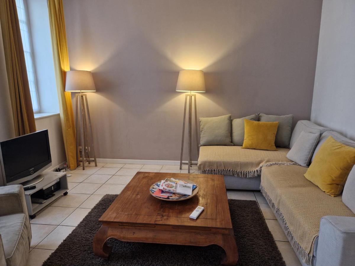 Appartement 2 Pièces Dans Le Centre Avec Petite Terrasse 3*** *